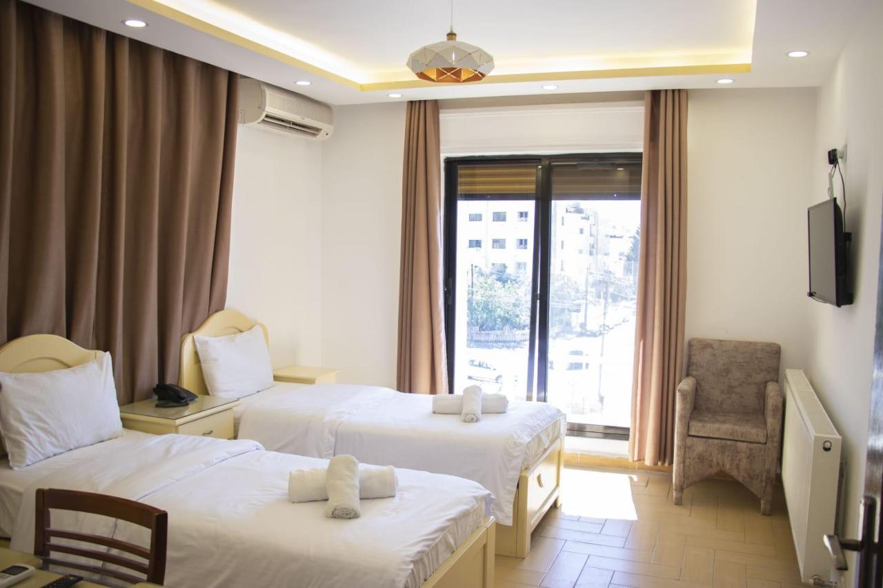 Hotel Plaza 3*